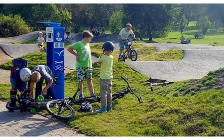 Stacja naprawy rowerów SNR-1.1.07 stal ocynkowana galwanicznie malowana proszkowo RAL